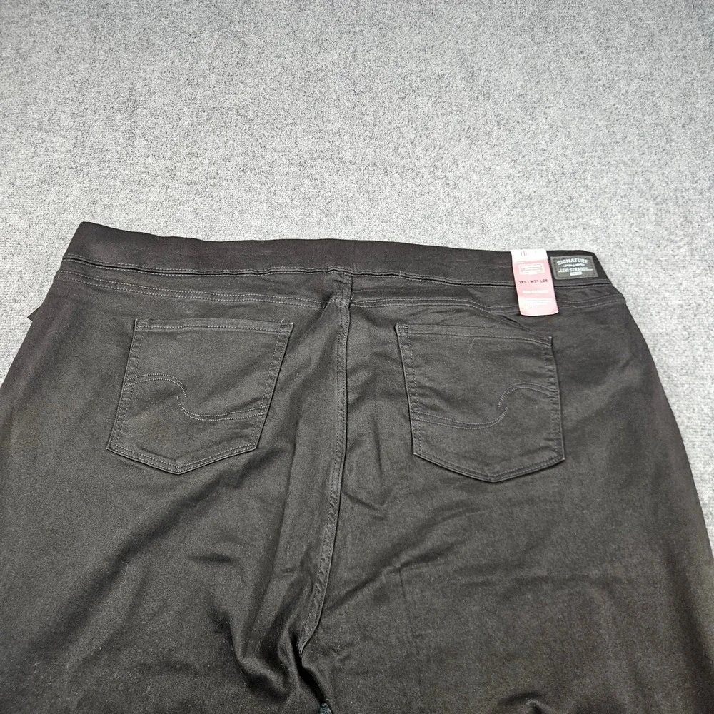 Signature Levi Strauss Gold Totally Shaping PullOn Skinny Jeans Black 28S W39L28